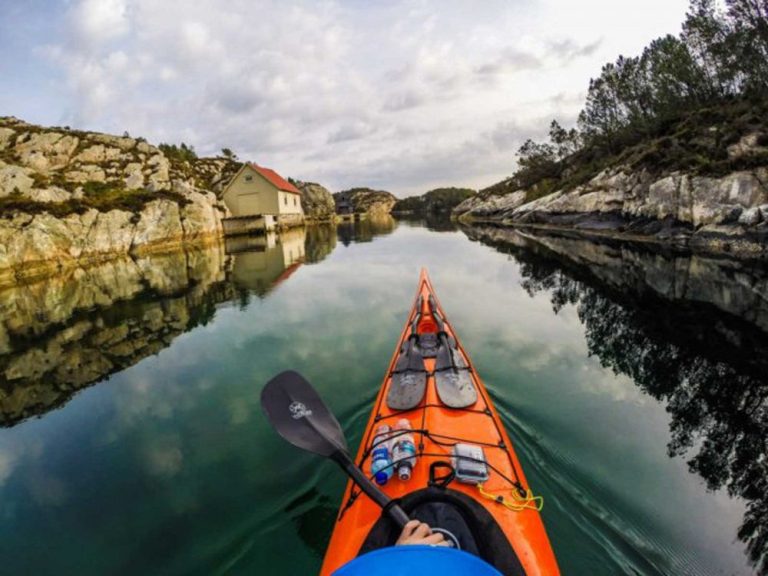 tomasz-furmanek-kayaking-12